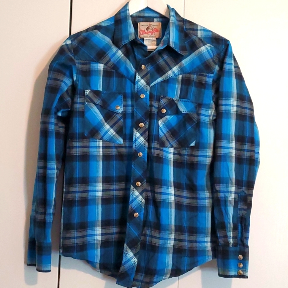 Wrangler Pearl Snap Button Up, Small